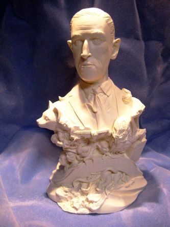 Photo of the unpainted bust.